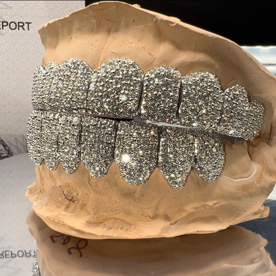 High Definition video of JJ’s Grillz on a 360 Lightbox Display. Showcasing the Grillz Careful Craftsmanship and Sparkle.